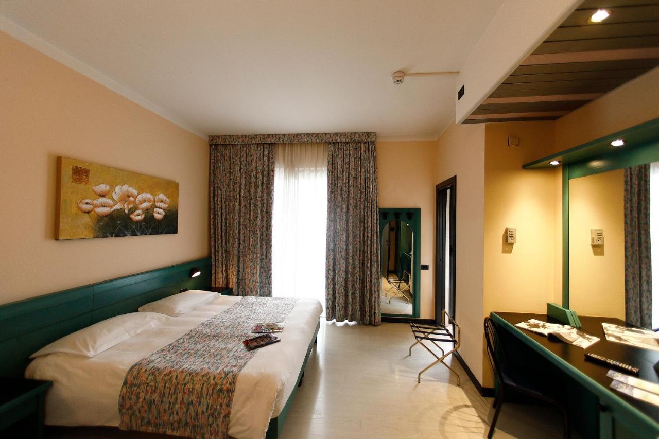 Hotel Eden Valeggio sul Mincio Ngoại thất bức ảnh