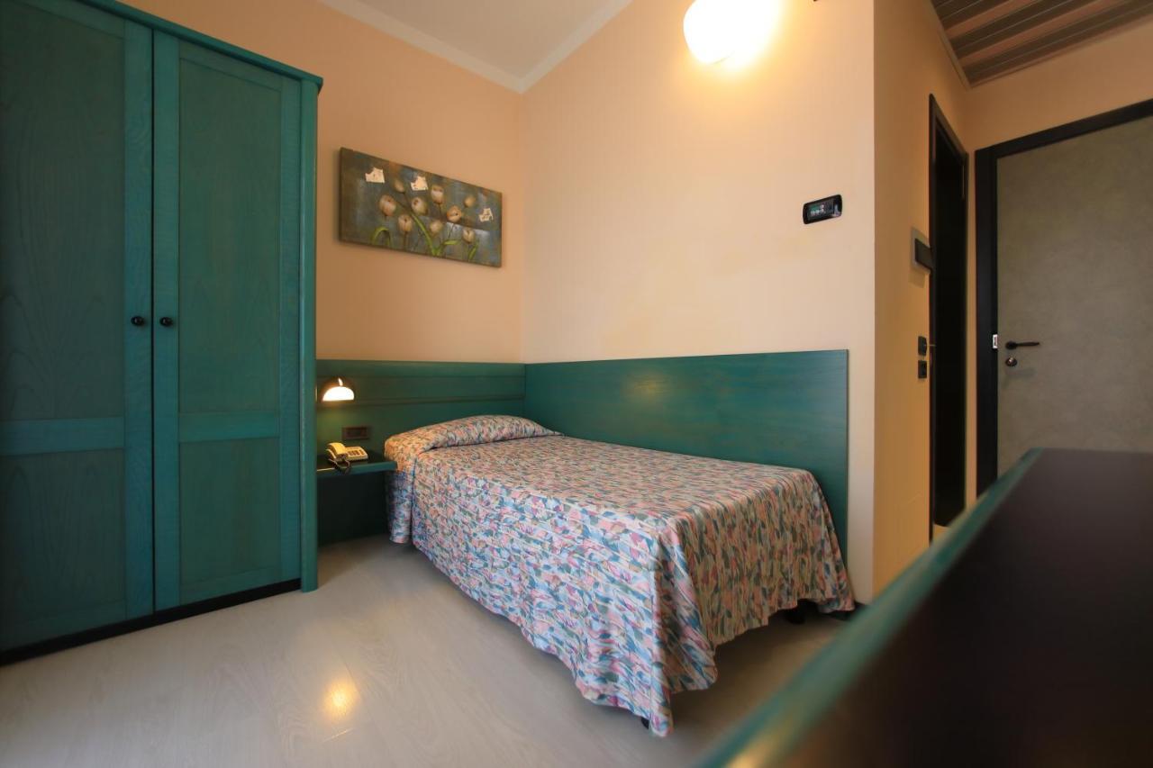 Hotel Eden Valeggio sul Mincio Ngoại thất bức ảnh